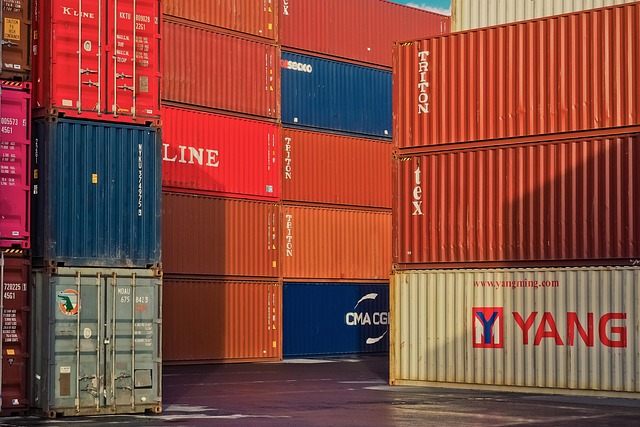 port energy hub concept with hydrogen storage and distribution planning